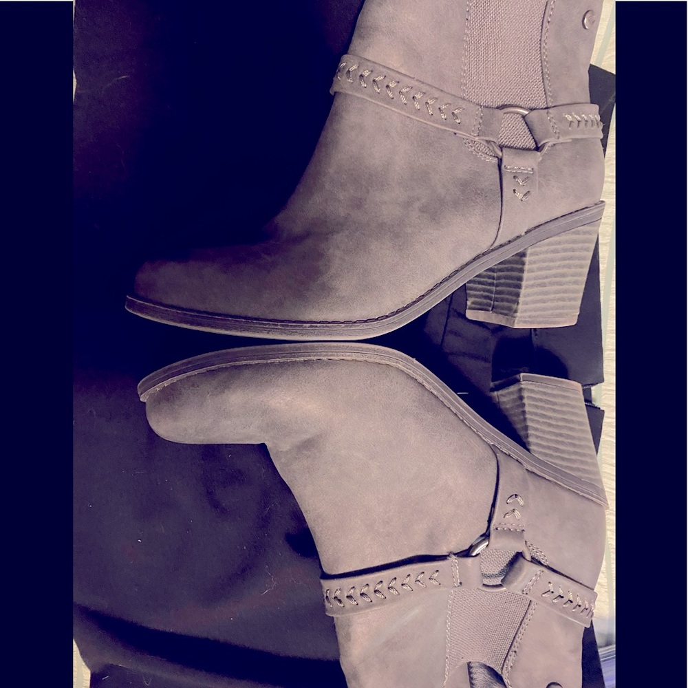 Roxy Bootie